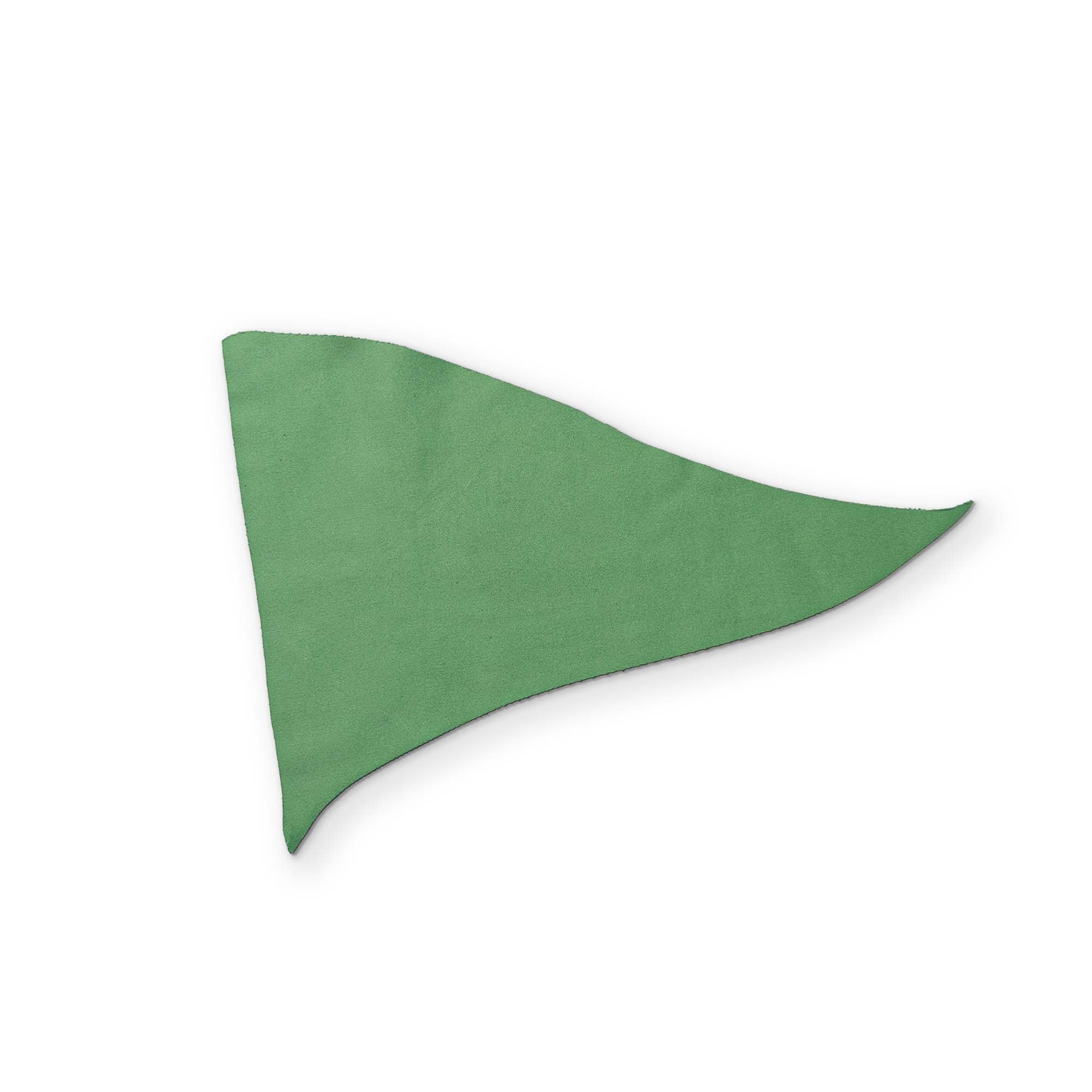 A RED (AND GREEN) FLAG YOU CAN CLEAN YOUR GLASSES WITH - Image 4